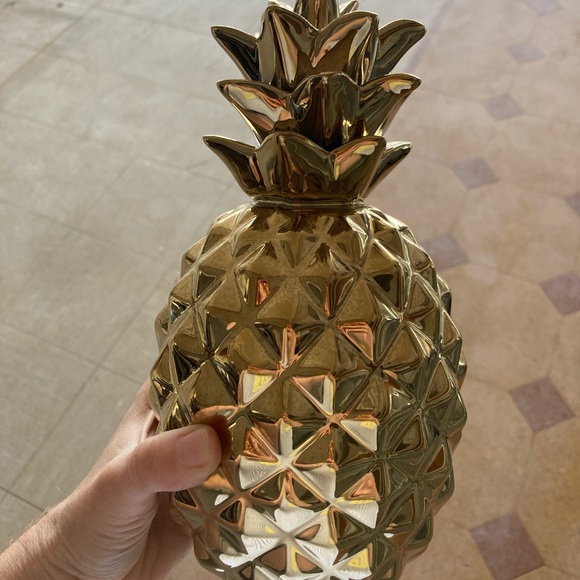 Classic Gold Pineapple